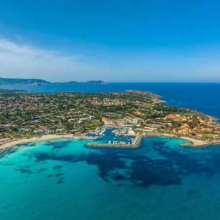 A 3 Pas De La Plage De Sant'Ambroggio Lumio  Buitenkant foto
